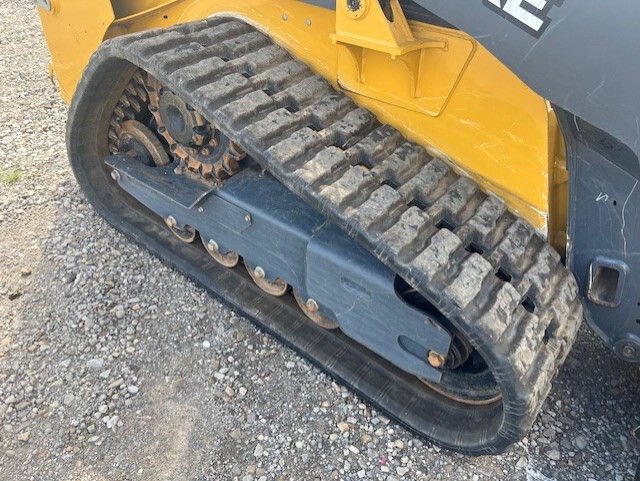 2022 John Deere 317G Image 21