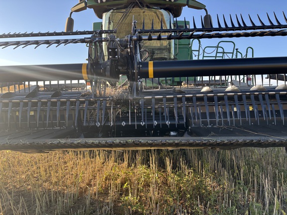 Used 2018 MacDon FD135 Combine Platforms at Horizon Ag & Turf in Mayerthorpe, AB - Photo6