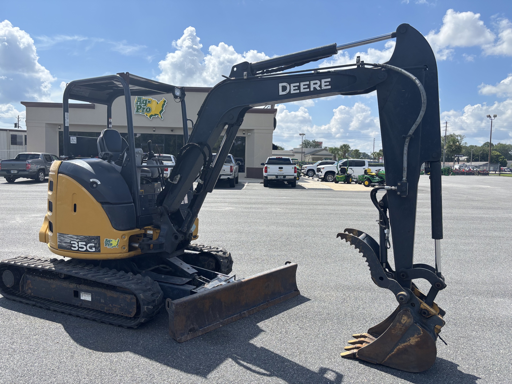 2020 John Deere 35G Image 4