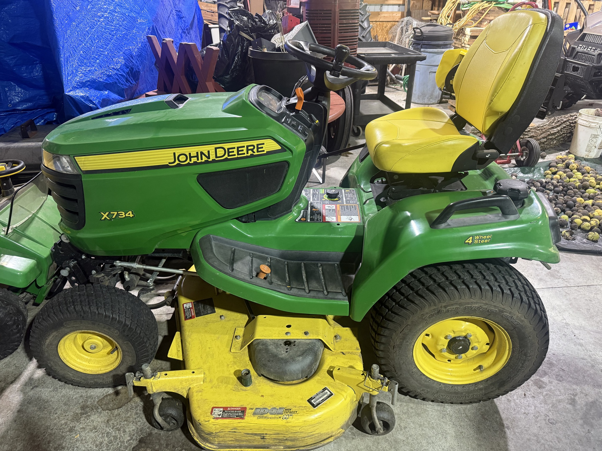 2014 John Deere X734 Image 1