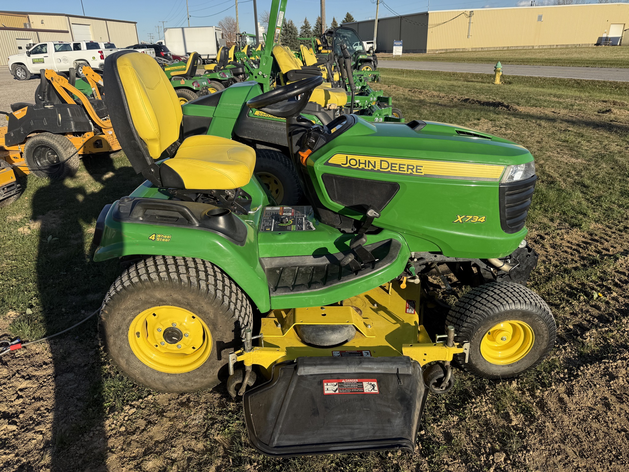 2014 John Deere X734 Image 1