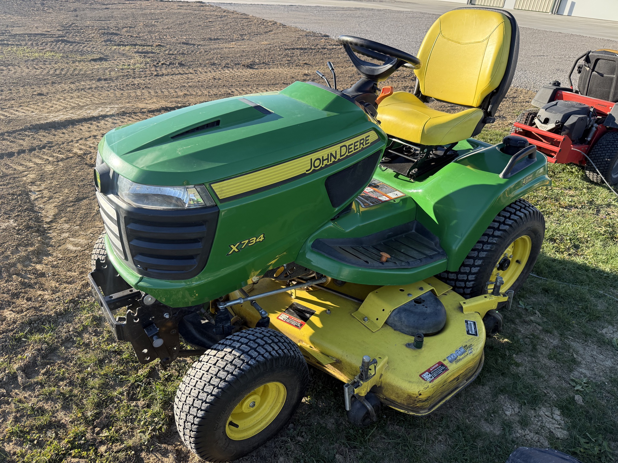 2014 John Deere X734 Image 3