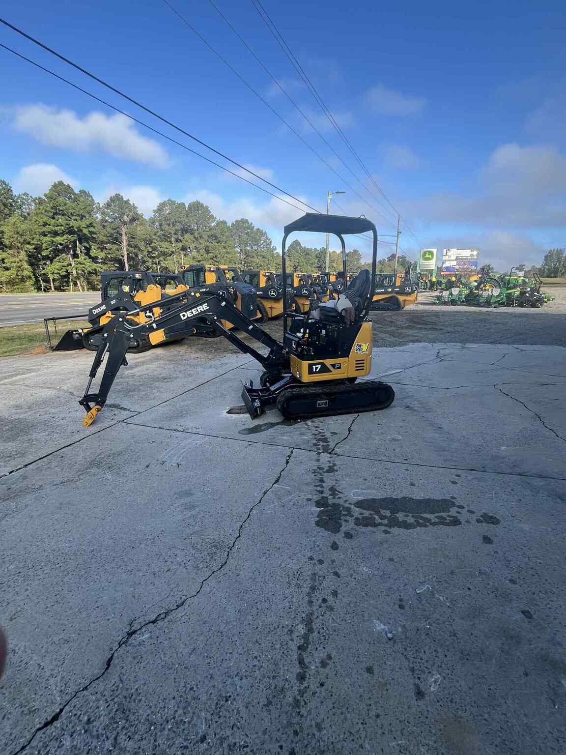 2025 John Deere 17 P Image 1