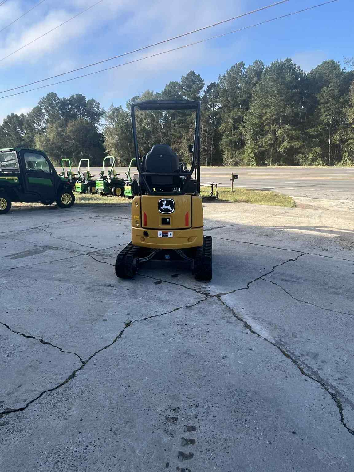 2025 John Deere 17 P Image 3