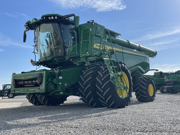 Photo of 2022 John Deere X9 1000
