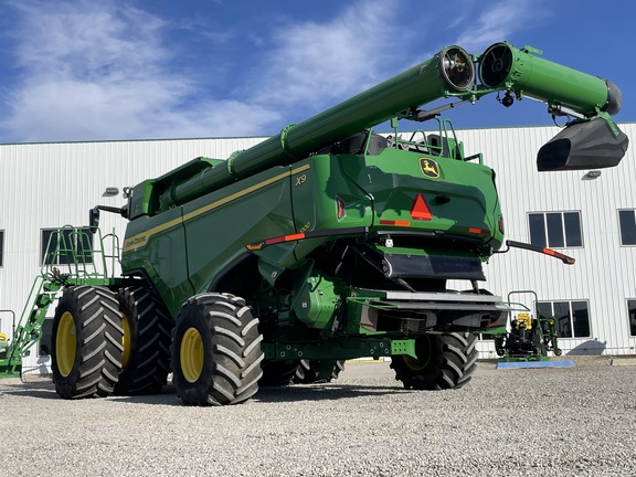 2022 John Deere X9 1000