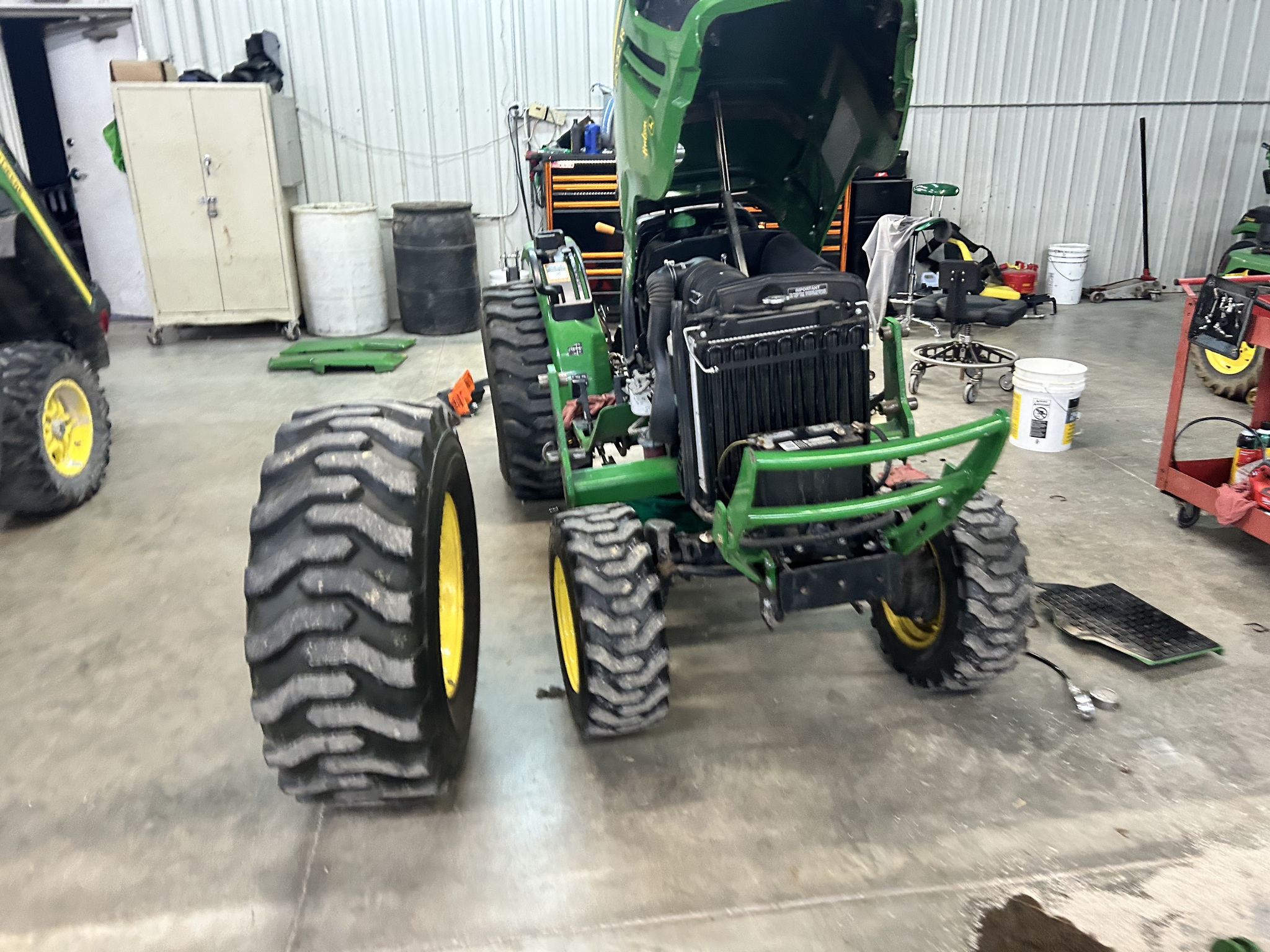 2015 John Deere 2032R