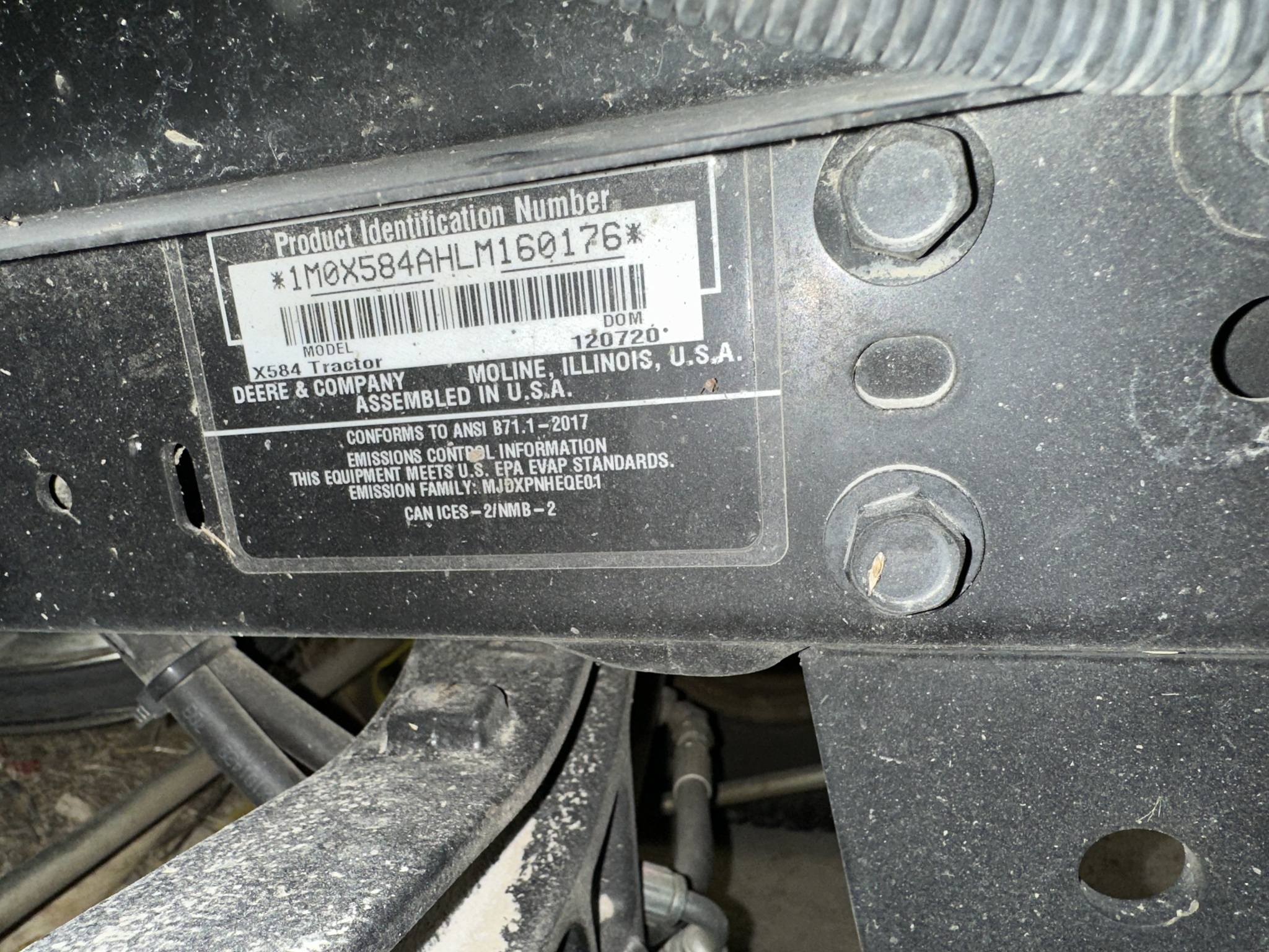 2021 John Deere X584 Image 10