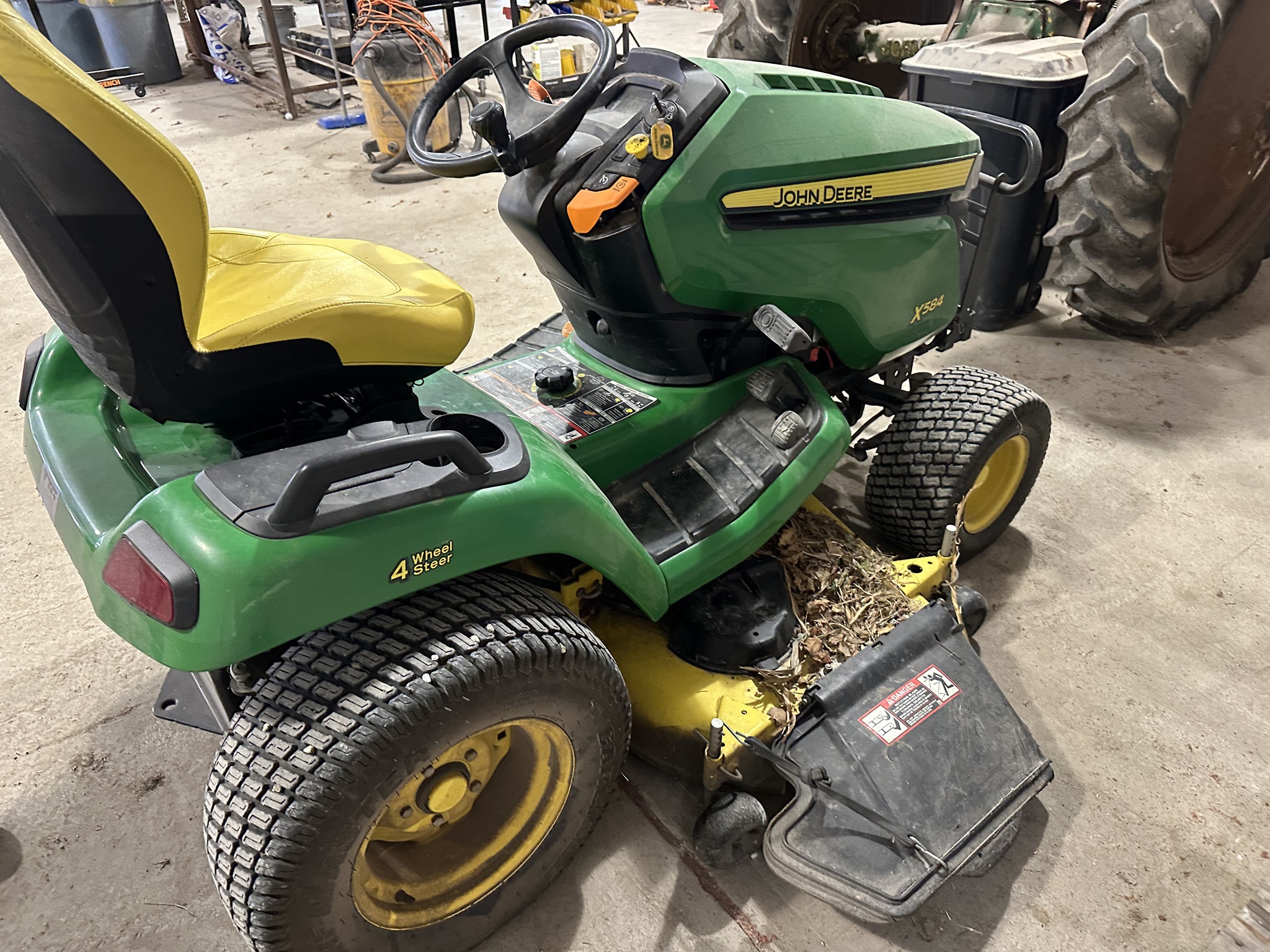 2021 John Deere X584 Image 4