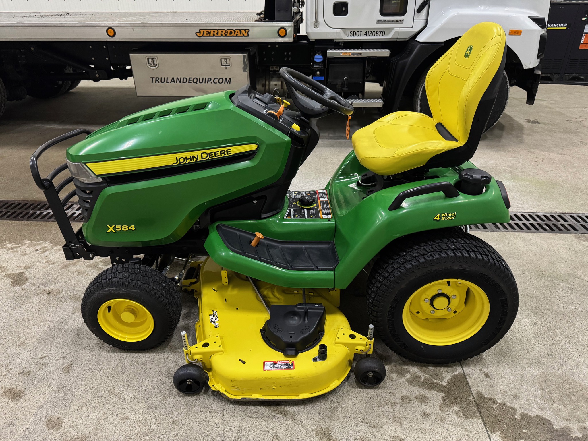 2021 John Deere X584 Image 3