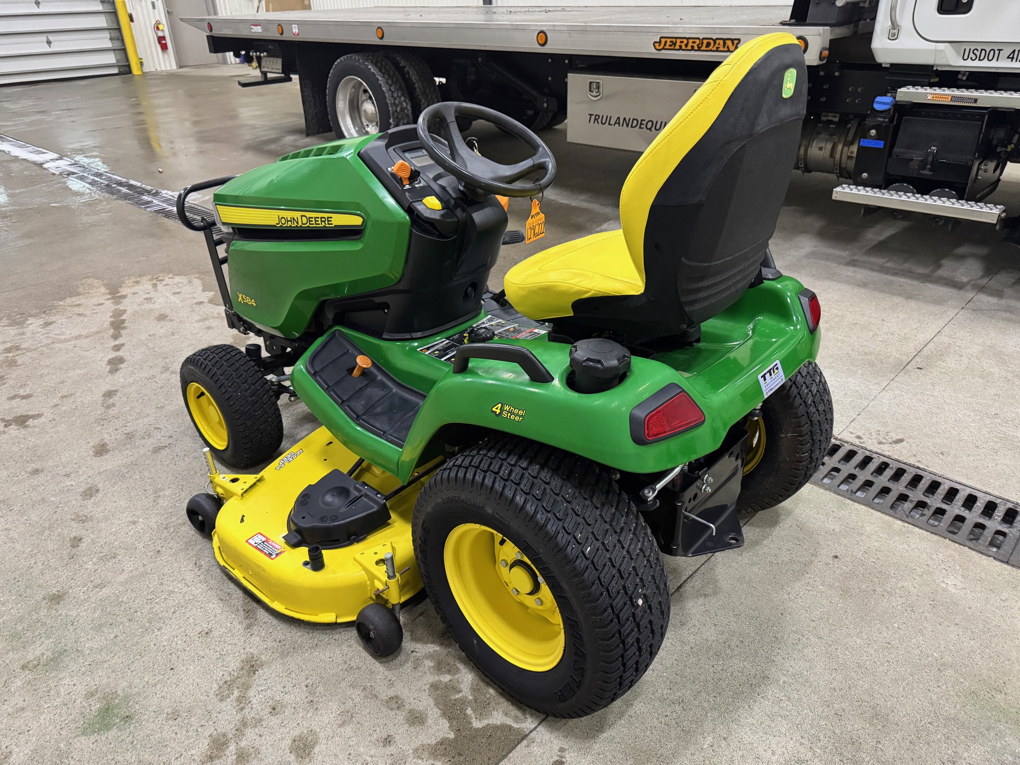 2021 John Deere X584 Image 5