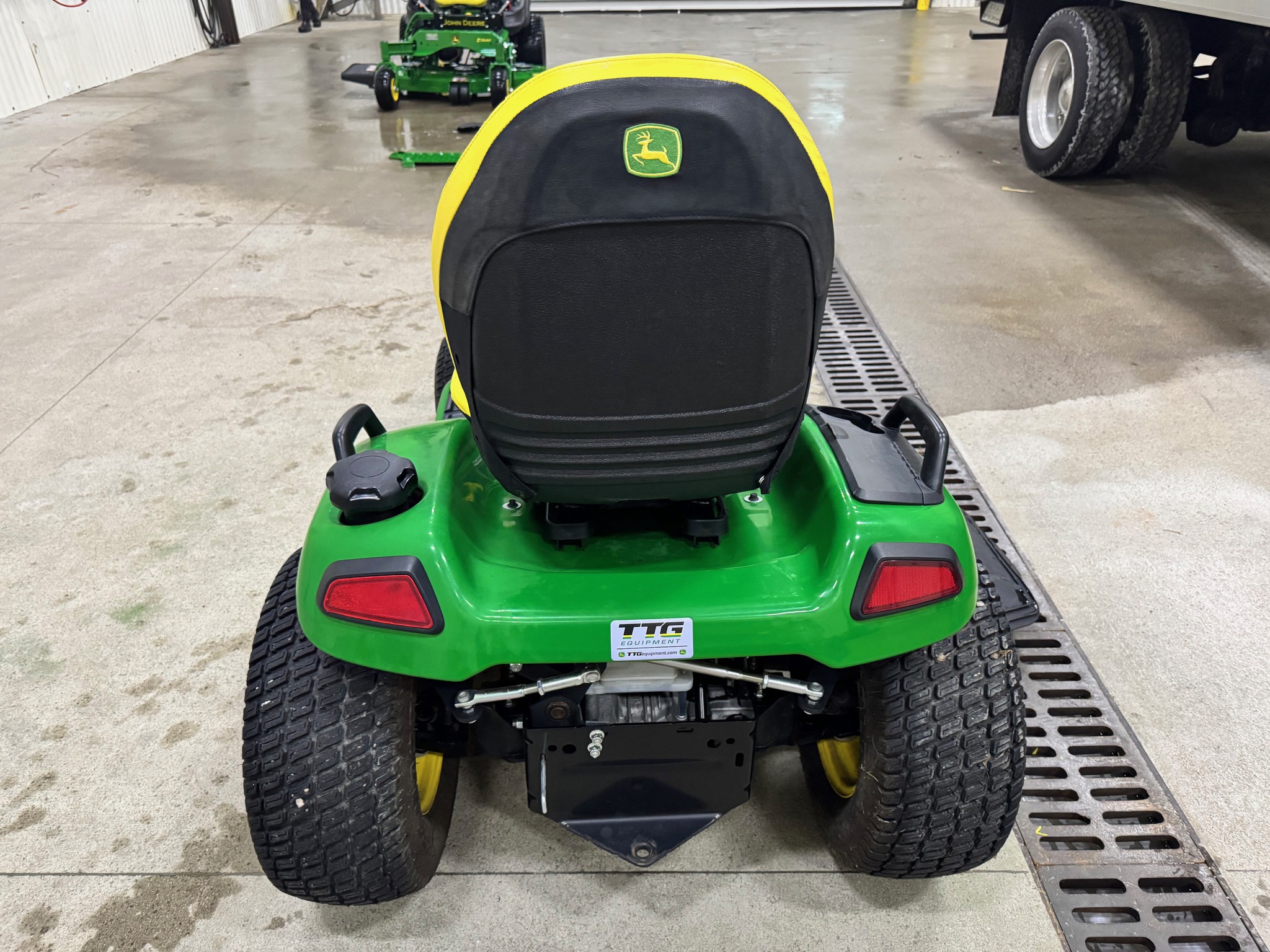 2021 John Deere X584 Image 6