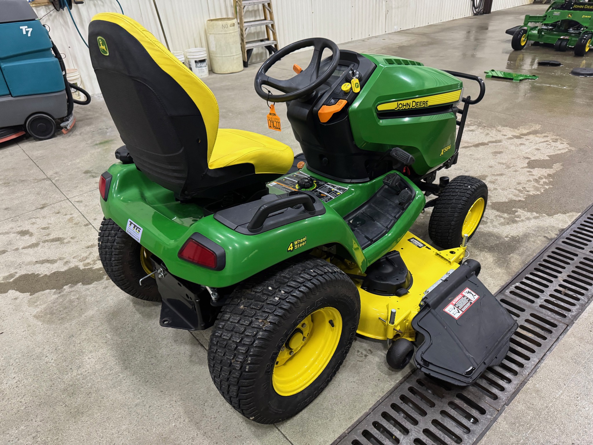 2021 John Deere X584 Image 7