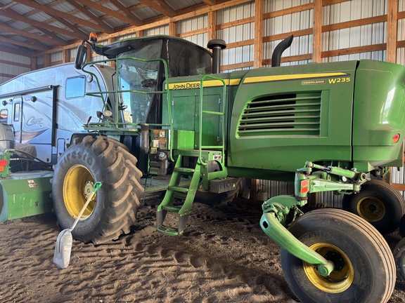  John Deere W235