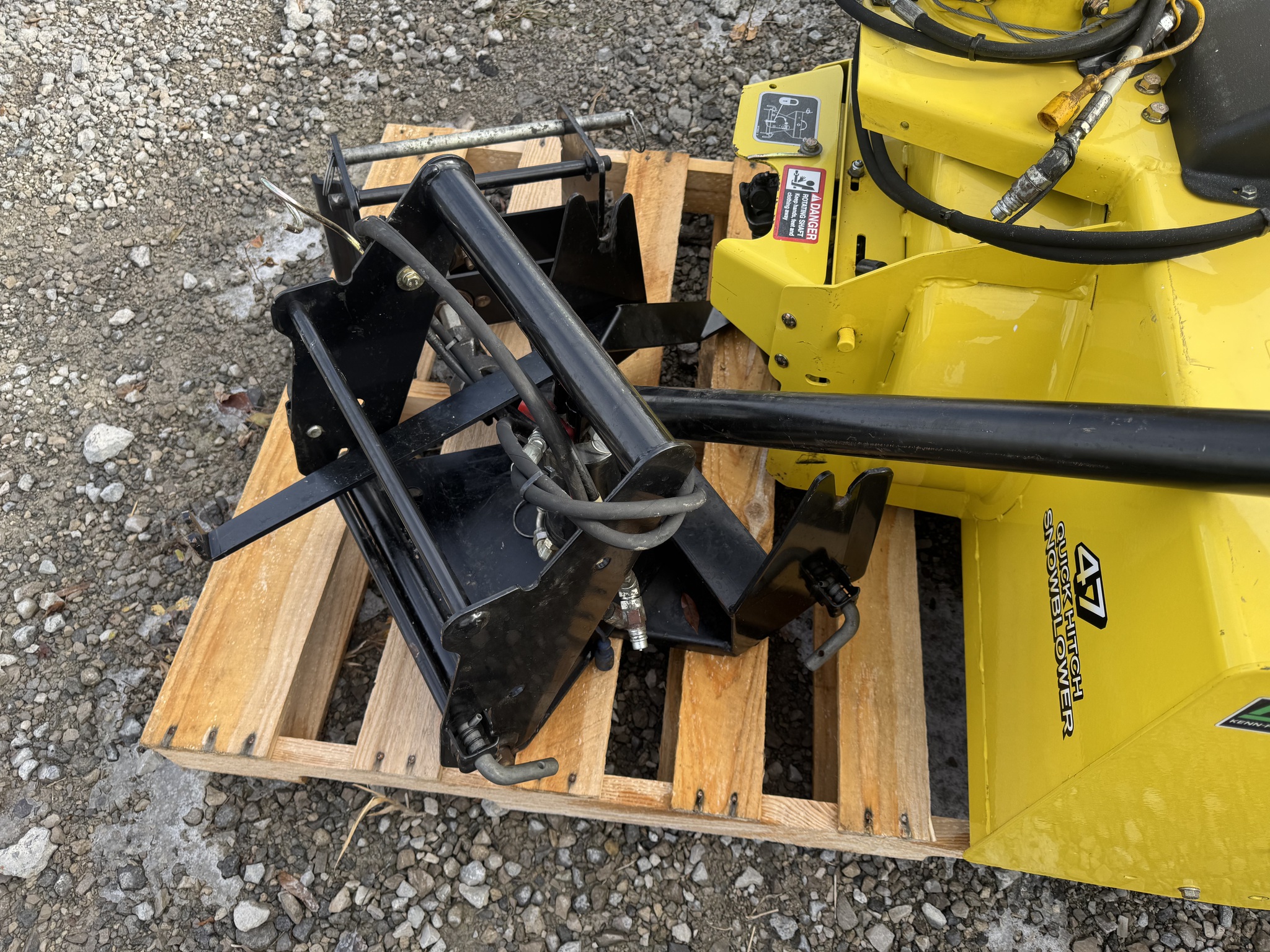 2014 John Deere 47 snowblower Image 8