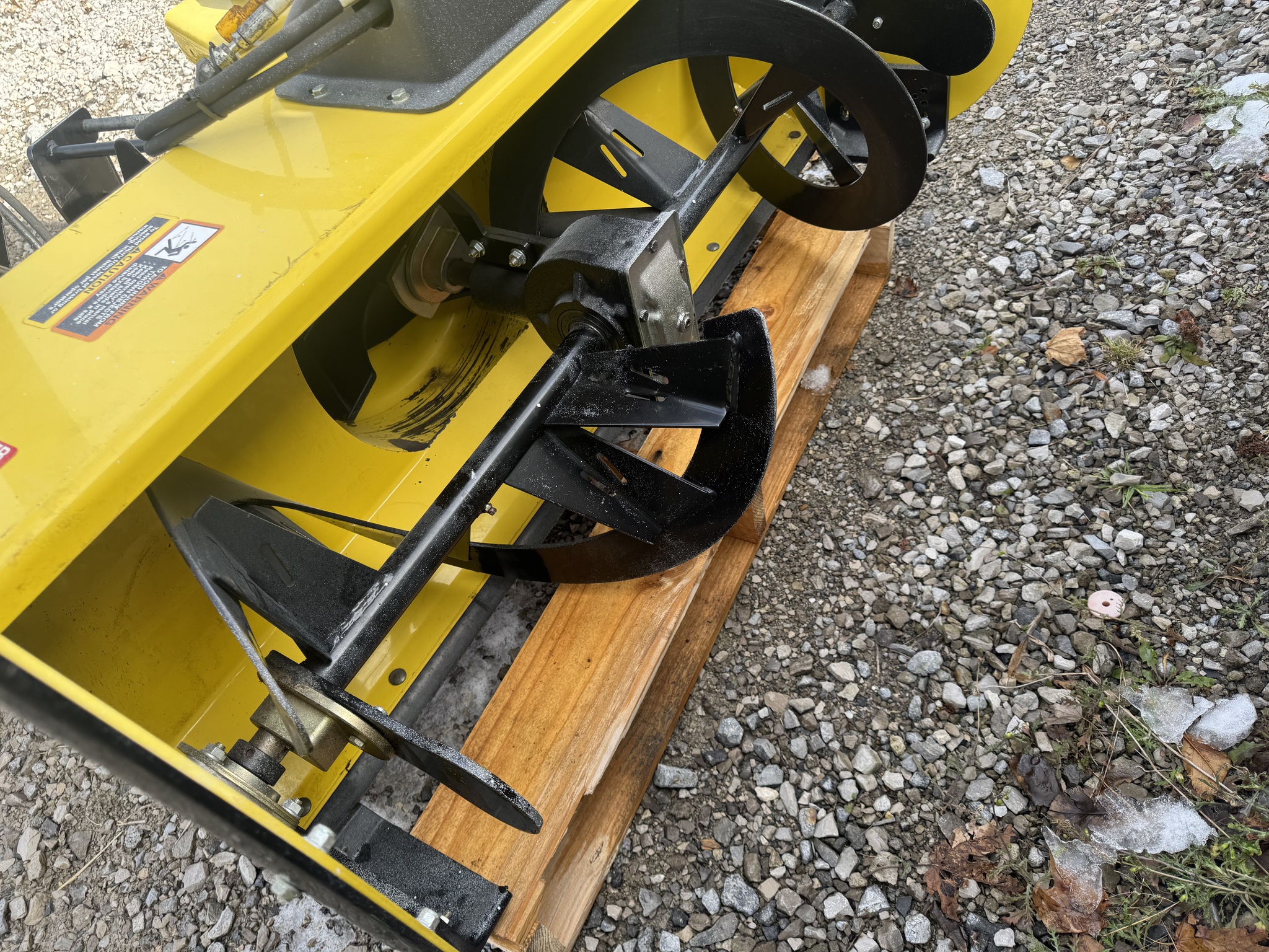 2014 John Deere 47 snowblower Image 5