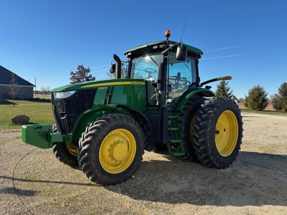 2013 John-Deere 7230R