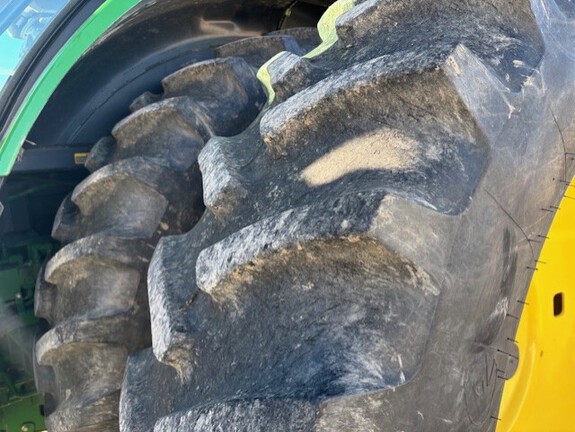 2013 John-Deere 7230R