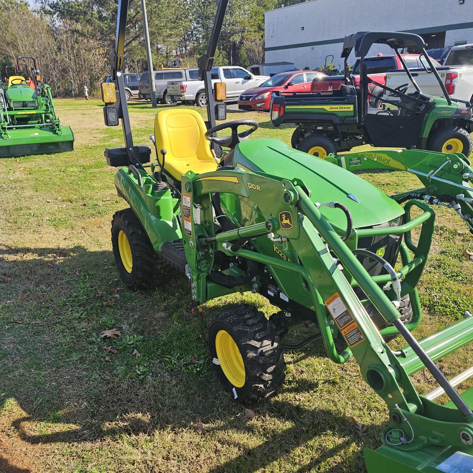 John Deere 1023E Image 1