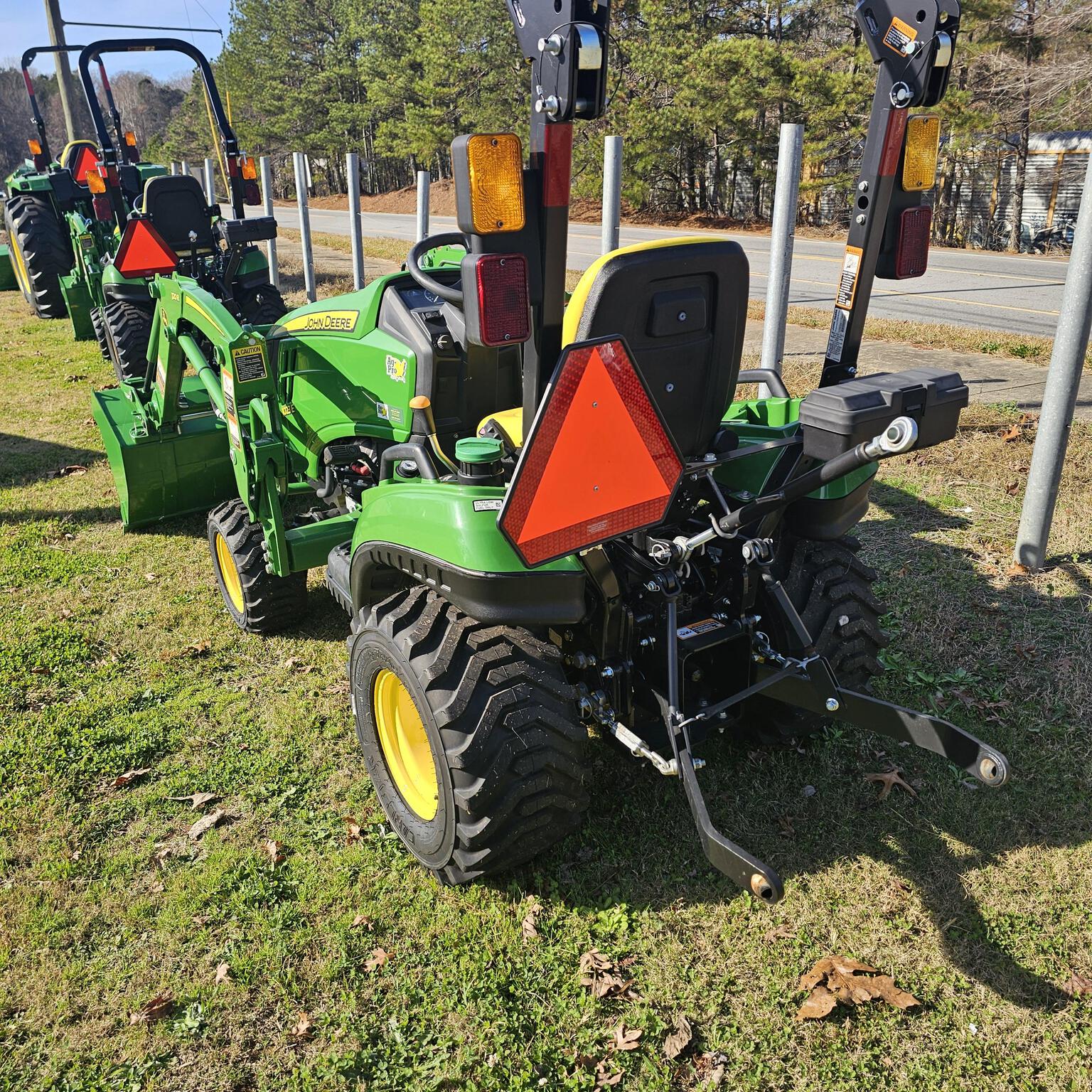 John Deere 1023E Image 4