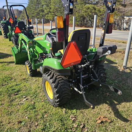 0 John Deere 1023E-4