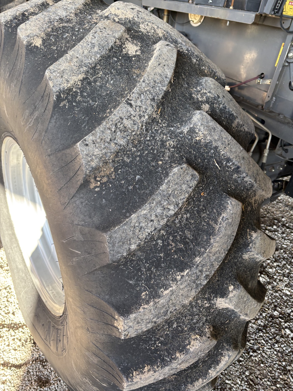 2009 Gleaner A86 Image 4