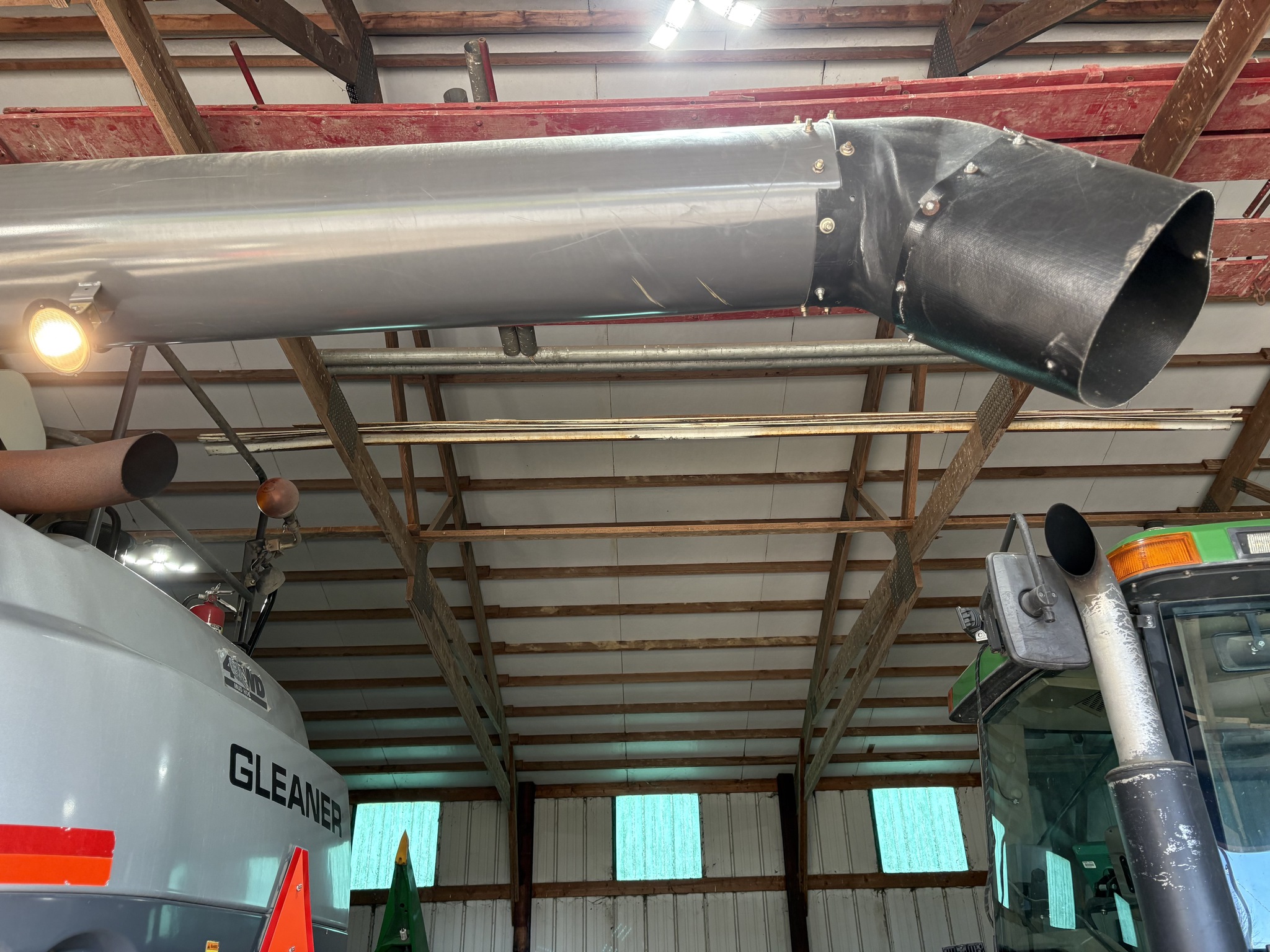 2009 Gleaner A86 Image 15