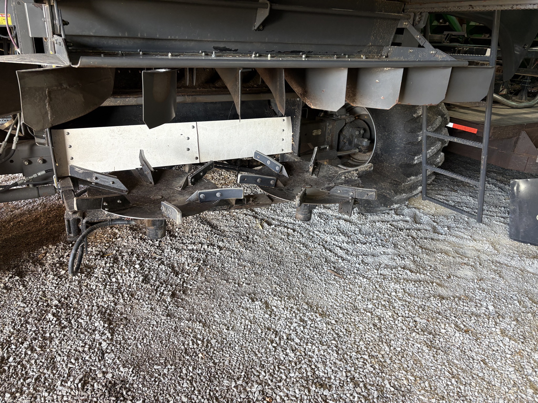 2009 Gleaner A86 Image 18