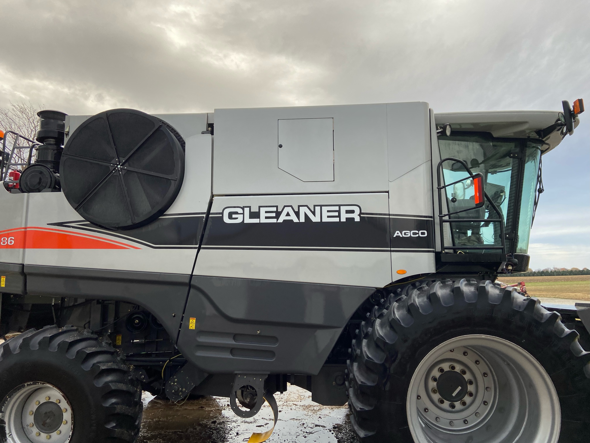 2009 Gleaner A86 Image 30