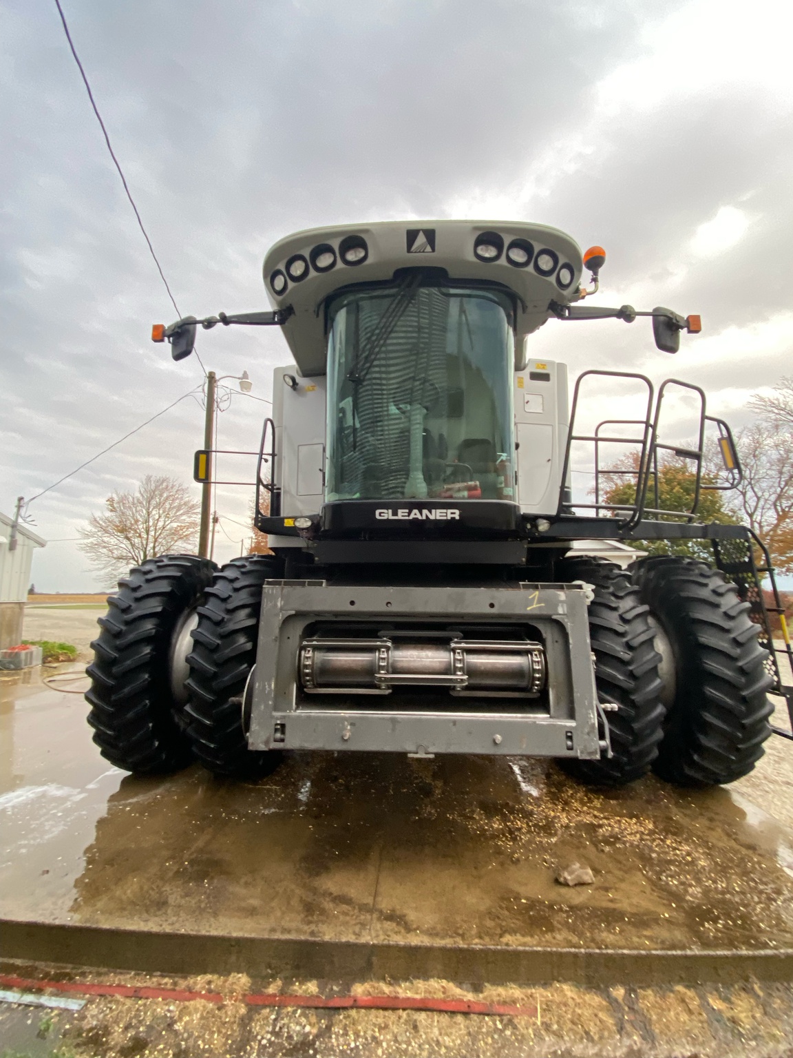 2009 Gleaner A86 Image 32
