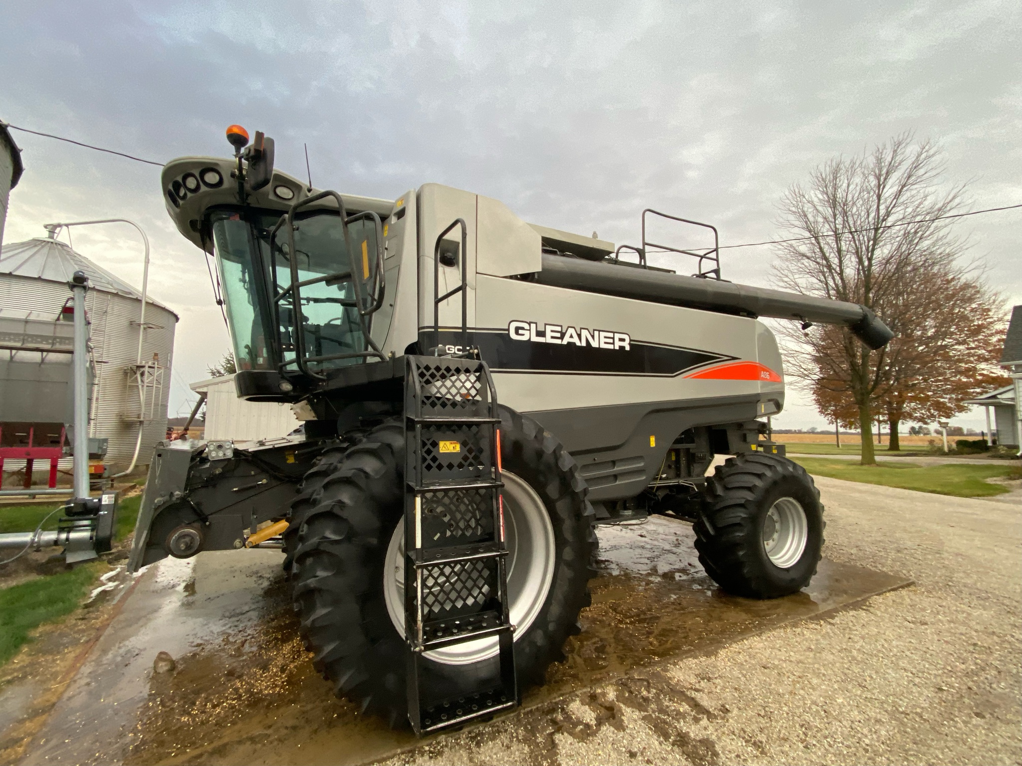 2009 Gleaner A86 Image 1