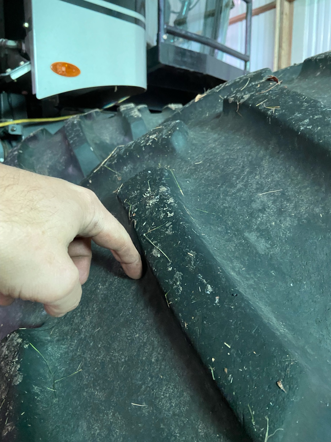 2009 Gleaner A86 Image 37