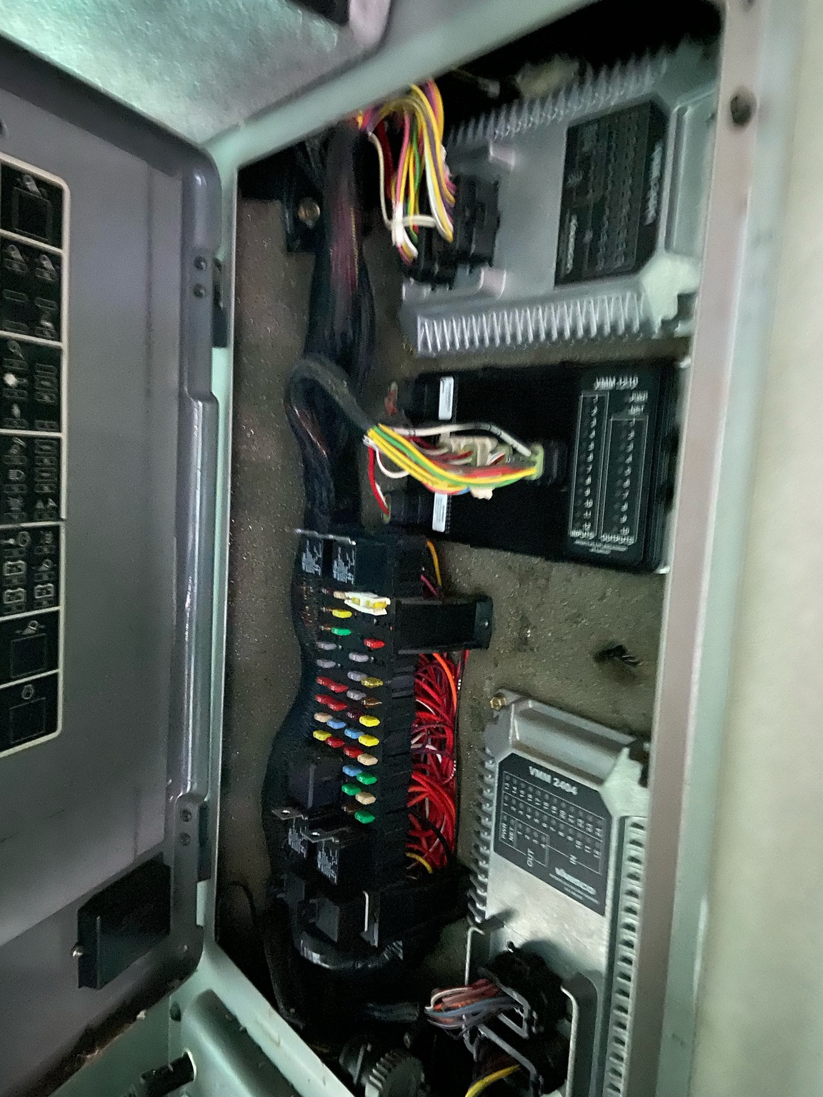 2009 Gleaner A86 Image 42