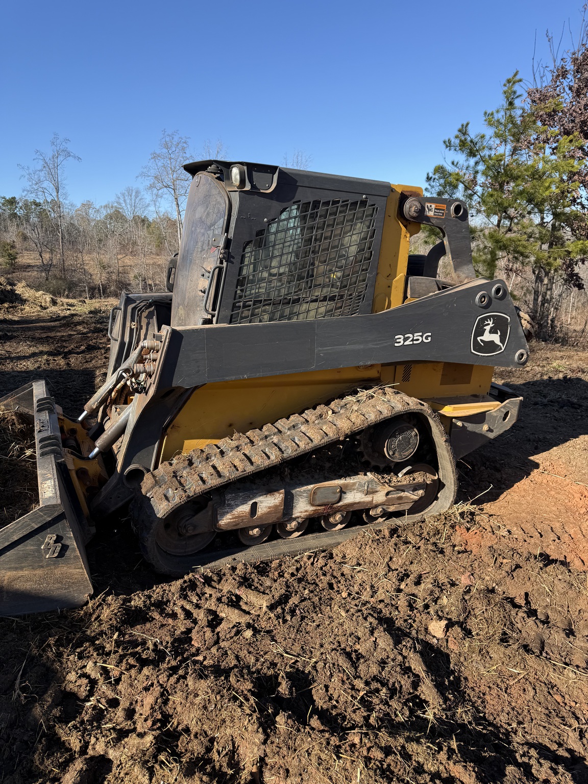 2021 John Deere 325G Image 3
