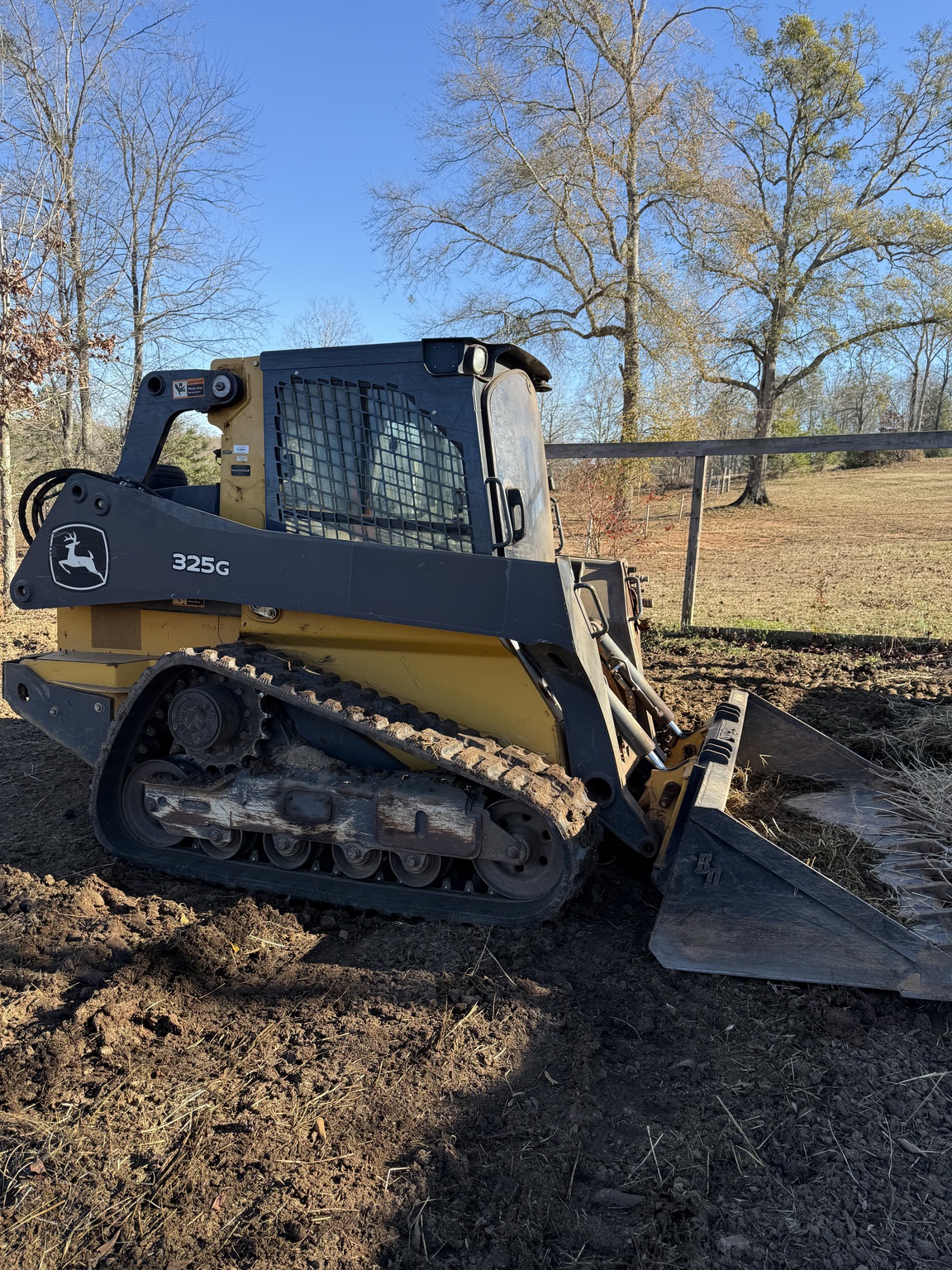 2021 John Deere 325G Image 1