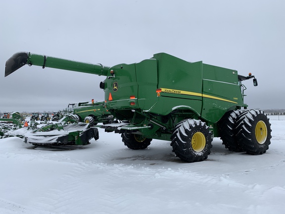 Photo of 2015 John Deere S680