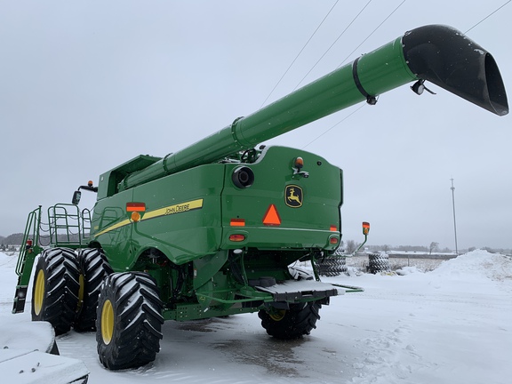 Photo of 2015 John Deere S680