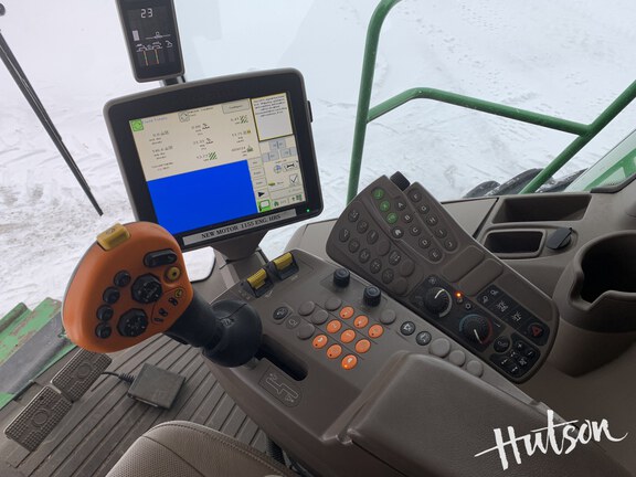 Photo of 2015 John Deere S680