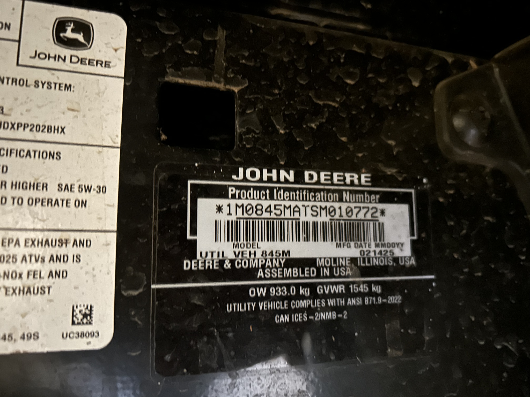  2025 John Deere XUV 845M at Heritage Tractor in Roanoke, IL