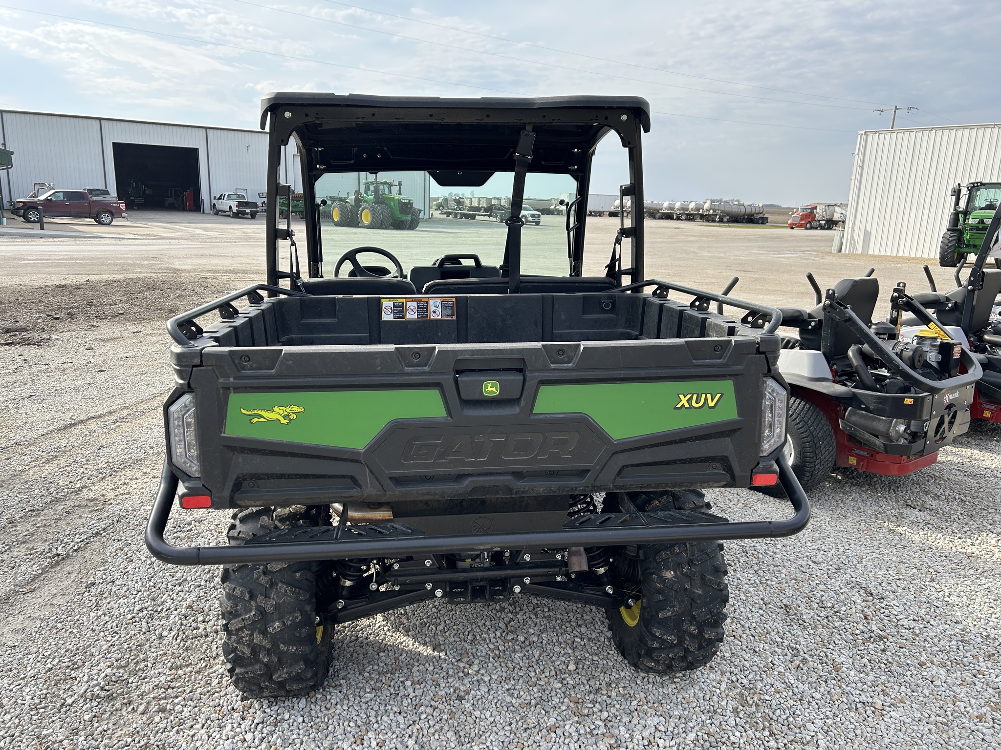  2025 John Deere XUV 845M at Heritage Tractor in Roanoke, IL