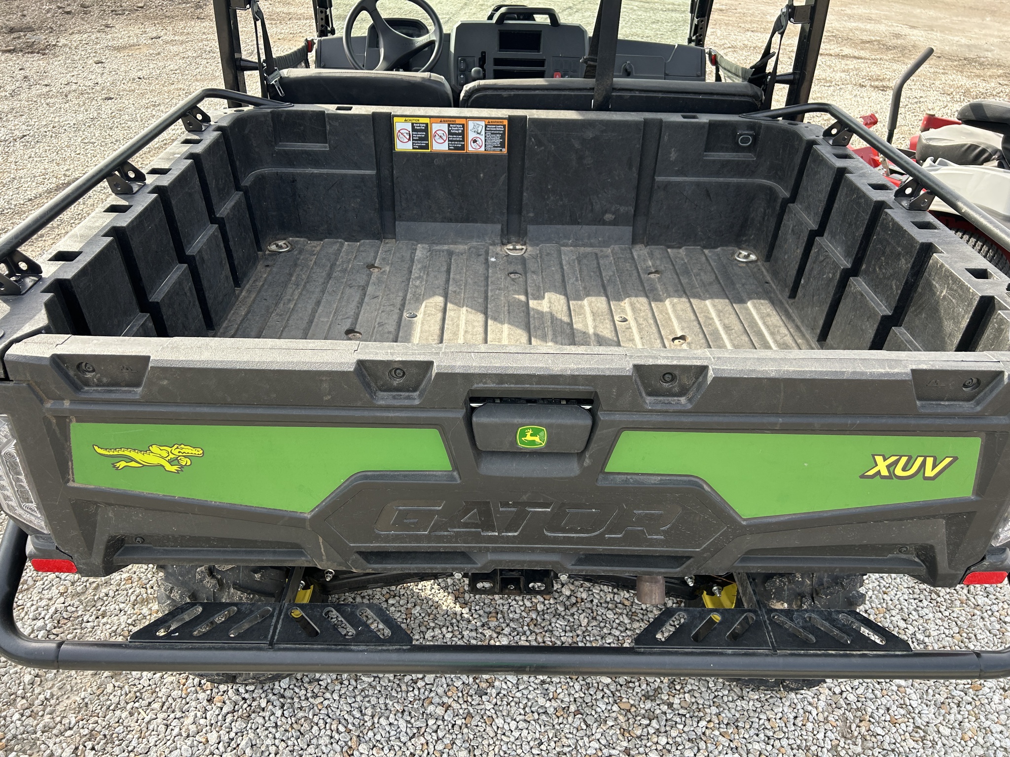  2025 John Deere XUV 845M at Heritage Tractor in Roanoke, IL