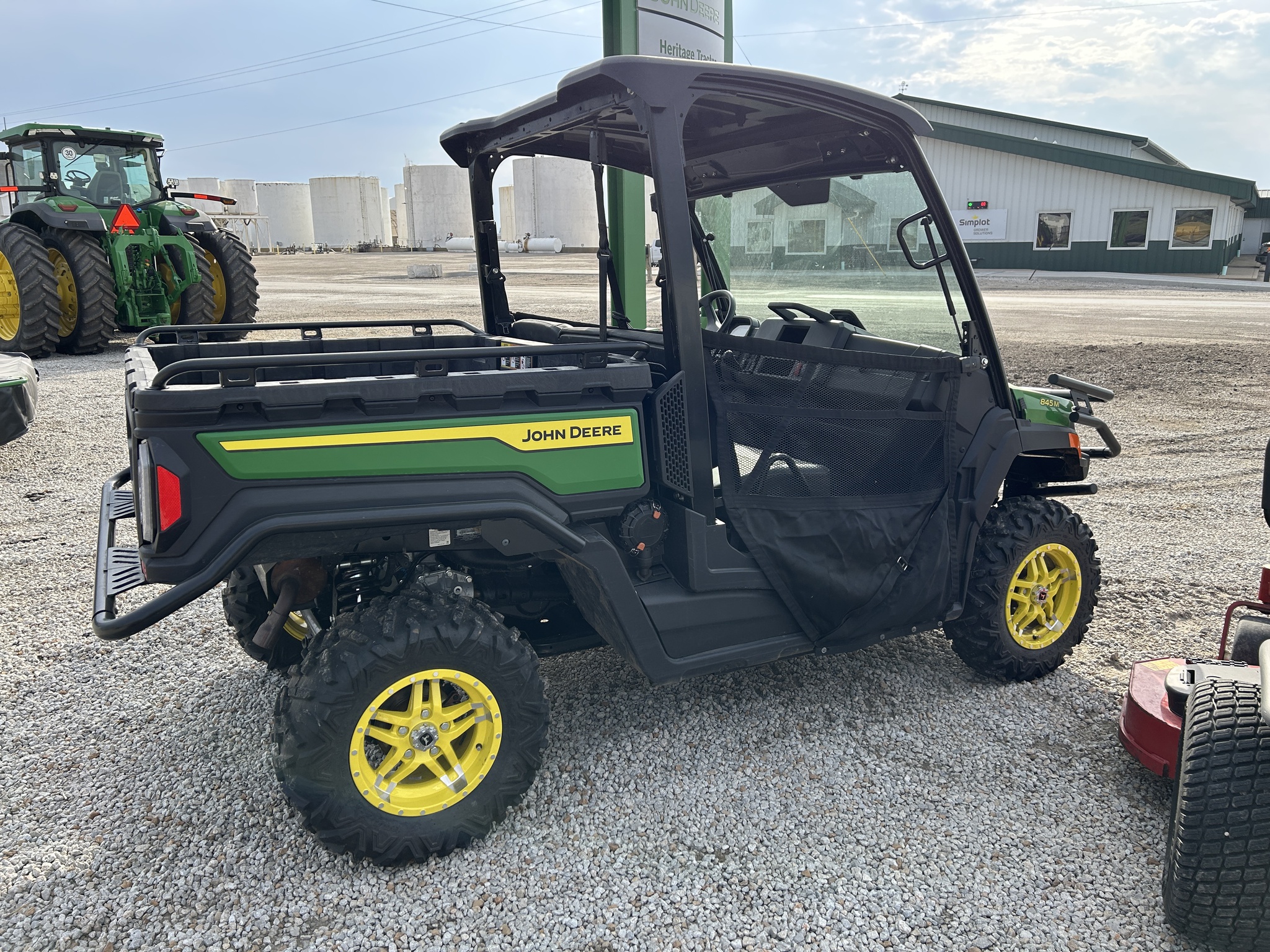  2025 John Deere XUV 845M at Heritage Tractor in Roanoke, IL