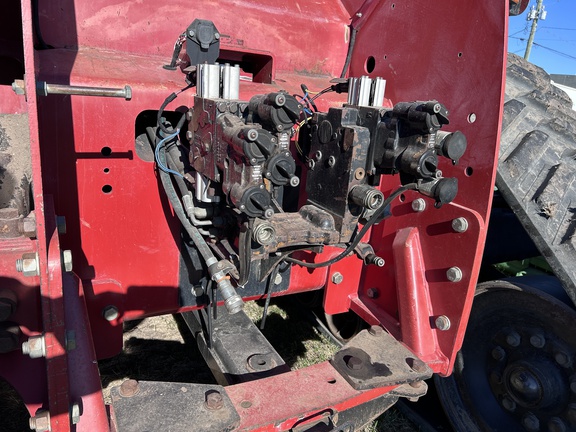 Used 2005 Case IH STX500Q Track Tractors at Horizon Ag & Turf in Barrhead, AB - Photo14