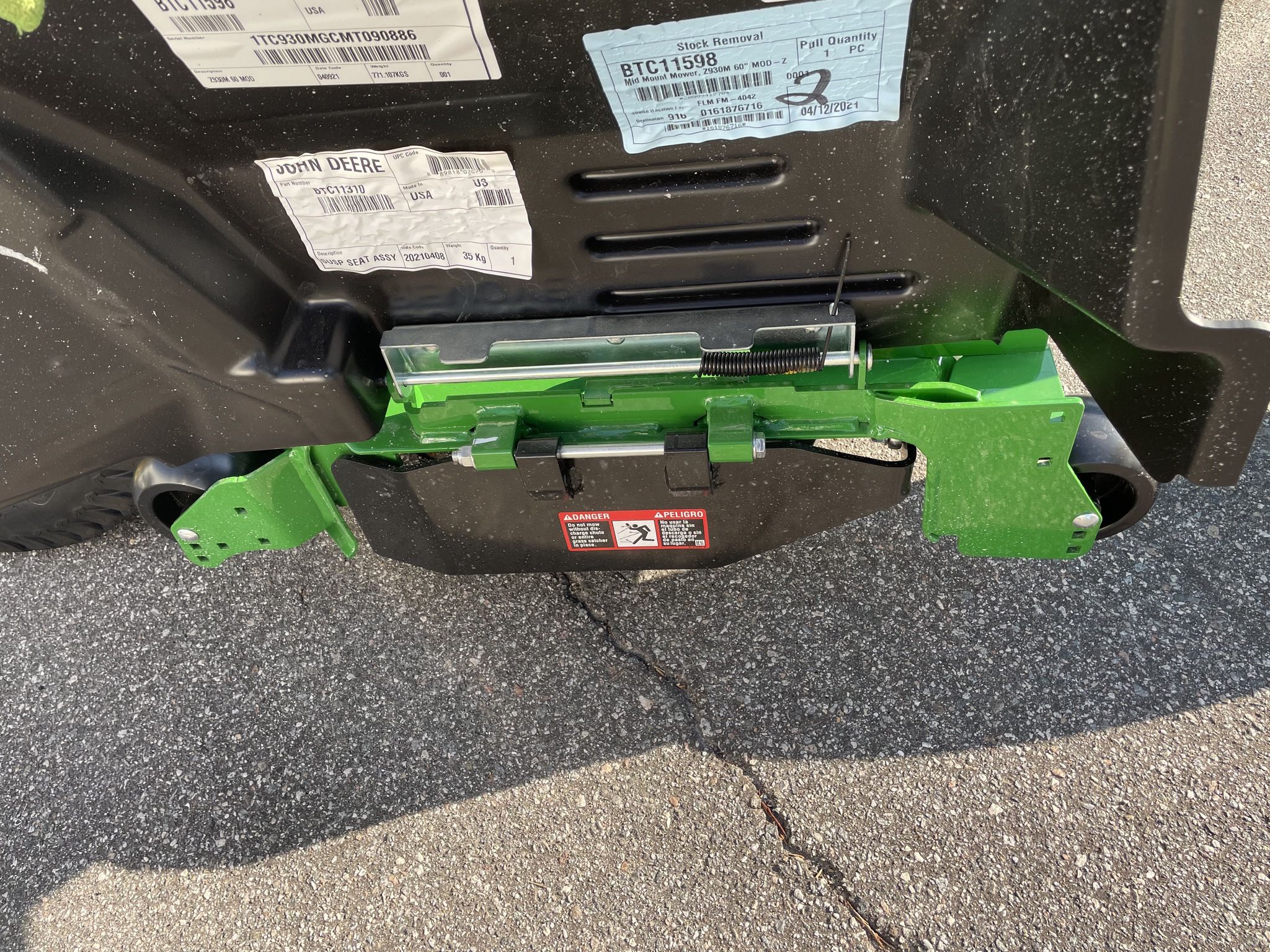 2025 John Deere Z930M Image 5