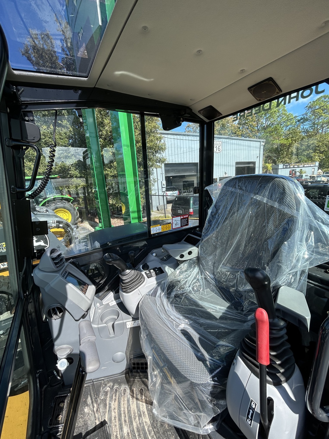 2025 John Deere 60 P Image 6