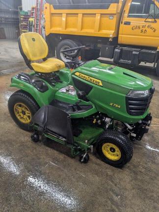  John Deere X754