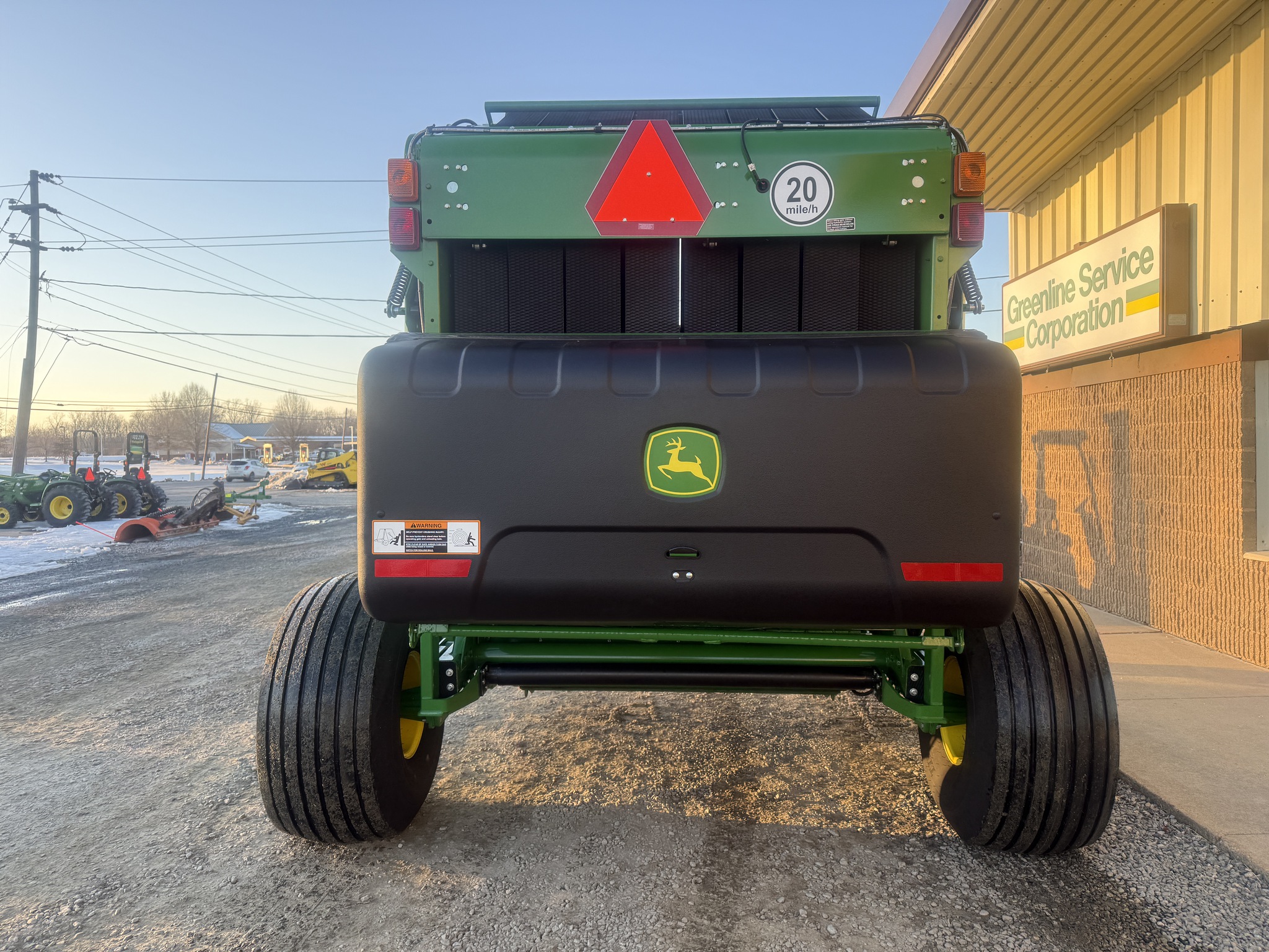 2025 John Deere 561R Image 7