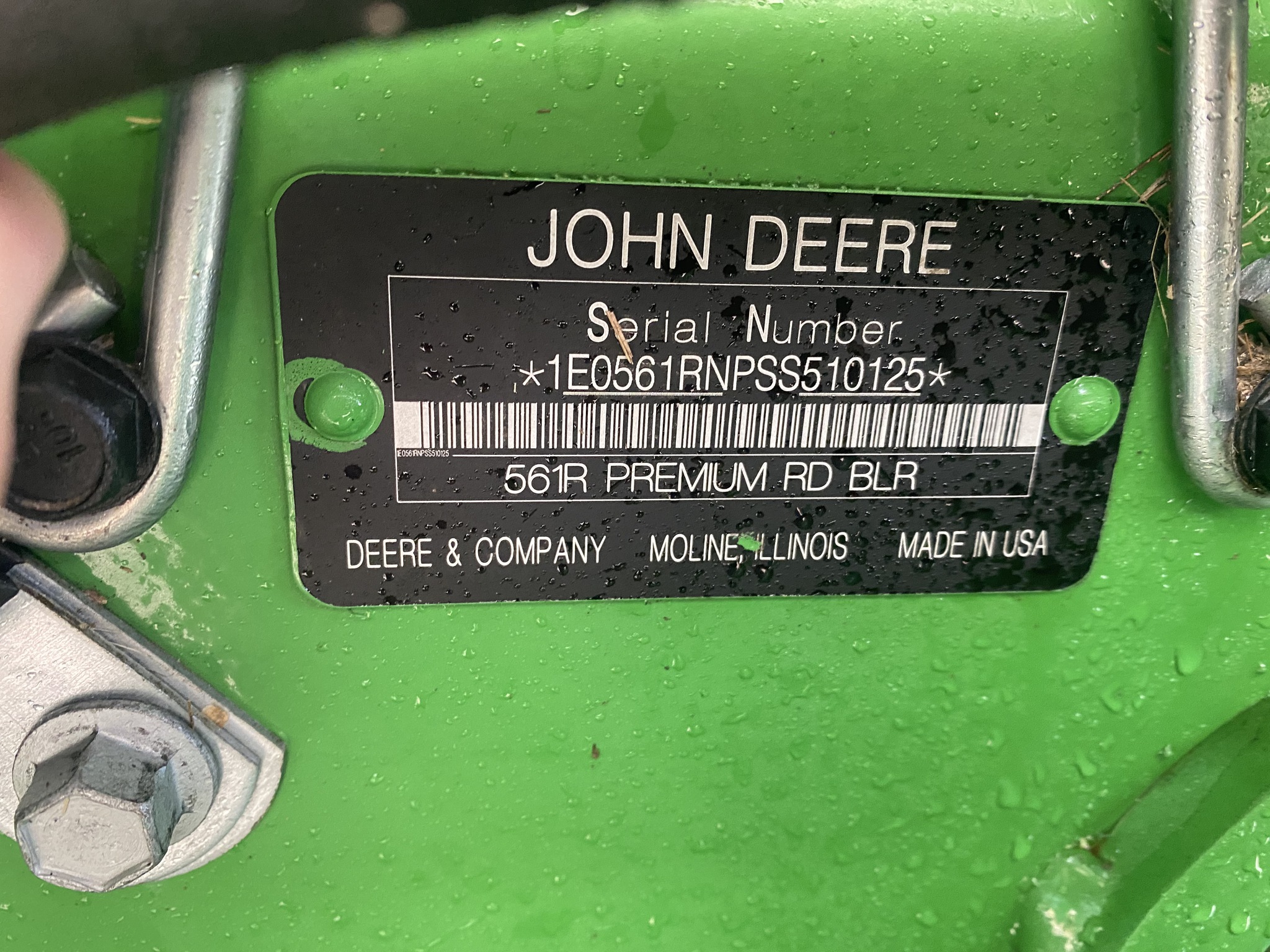 2025 John Deere 561R Image 8