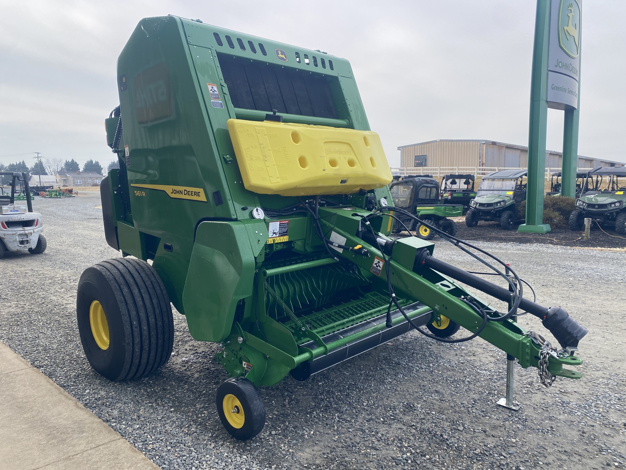 2025 John Deere 561R Image 4