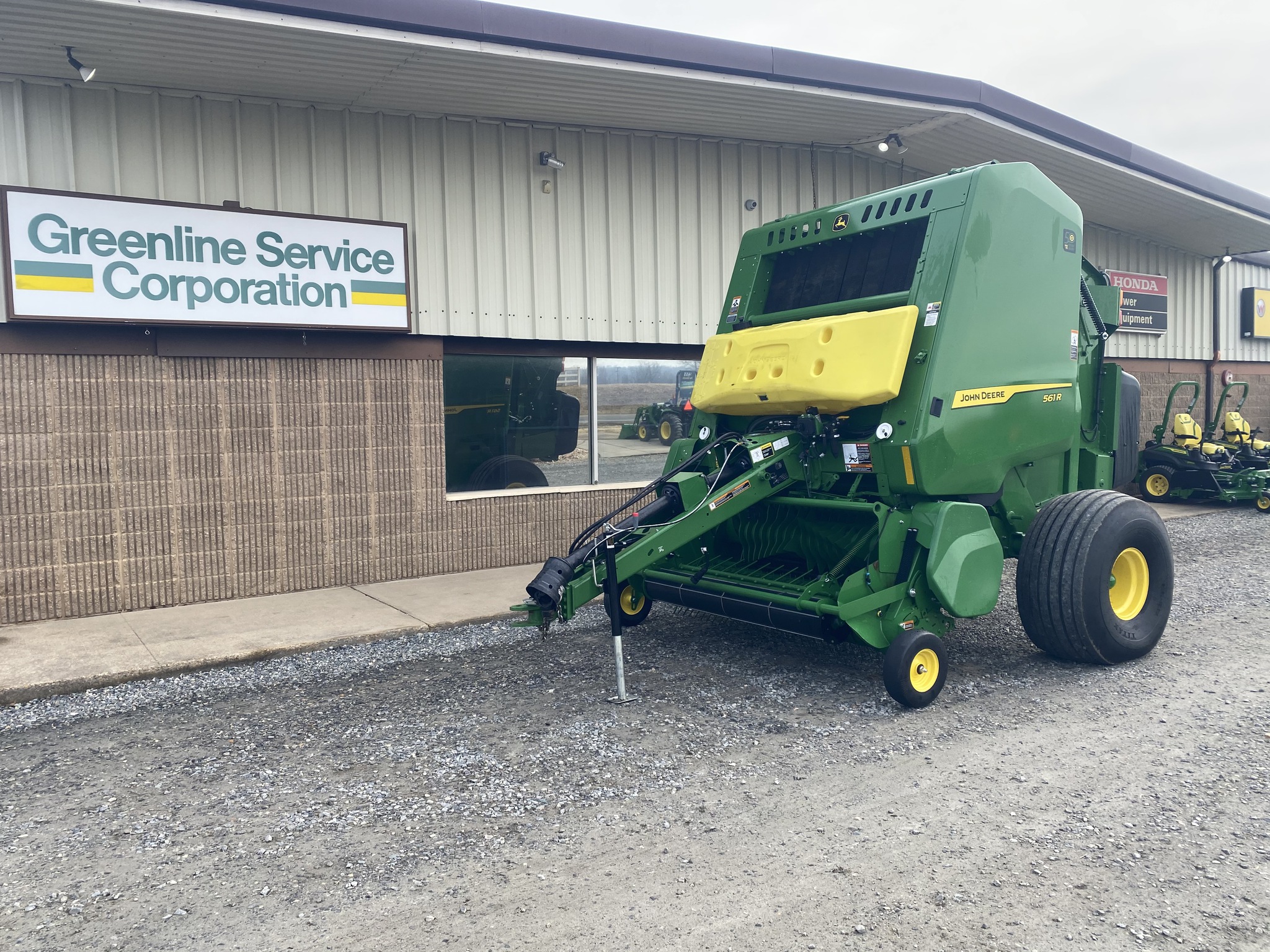 2025 John Deere 561R Image 2